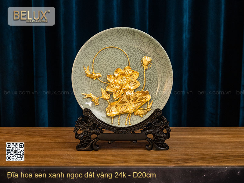 Đĩa hoa sen xanh ngọc dát vàng 24k - D20cm&nbsp;
